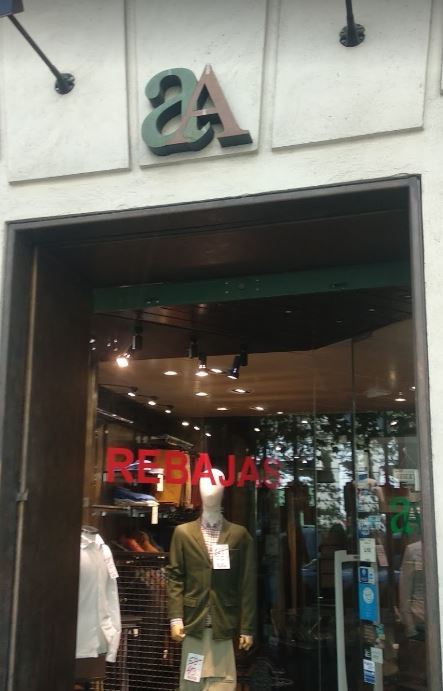 Boutique Etro en el barrio de Salamanca en Madrid en Calle Serrano